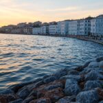 Neon Işıklar ve Yüksek Topuklar: Kadıköy’de Travesti Modası!