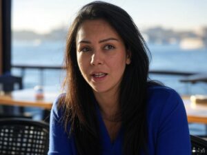 Kadıköy’ün Renkli Köşelerinde Travesti Sanatı